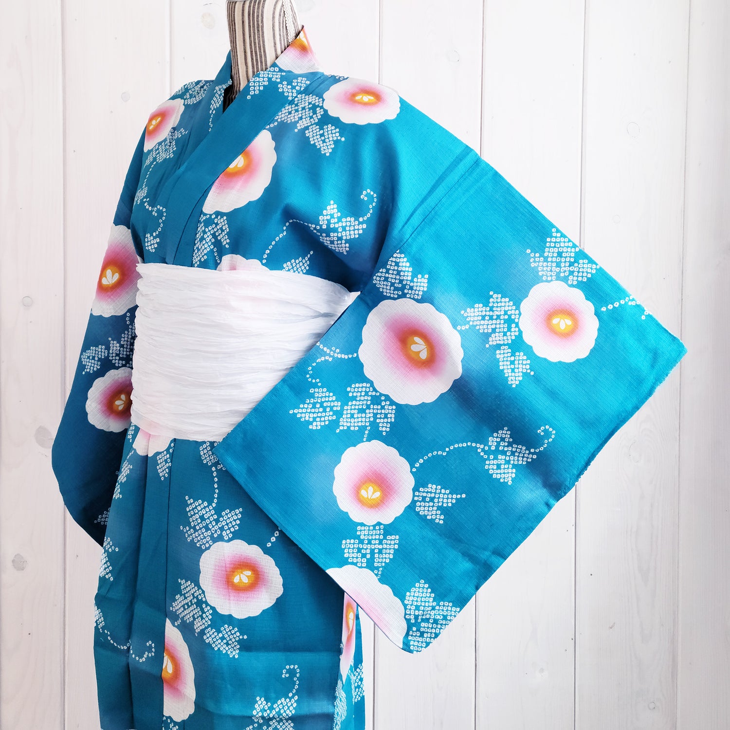 Women's Japanese Traditional Yukata Kimono - Pink Flowers in Blue