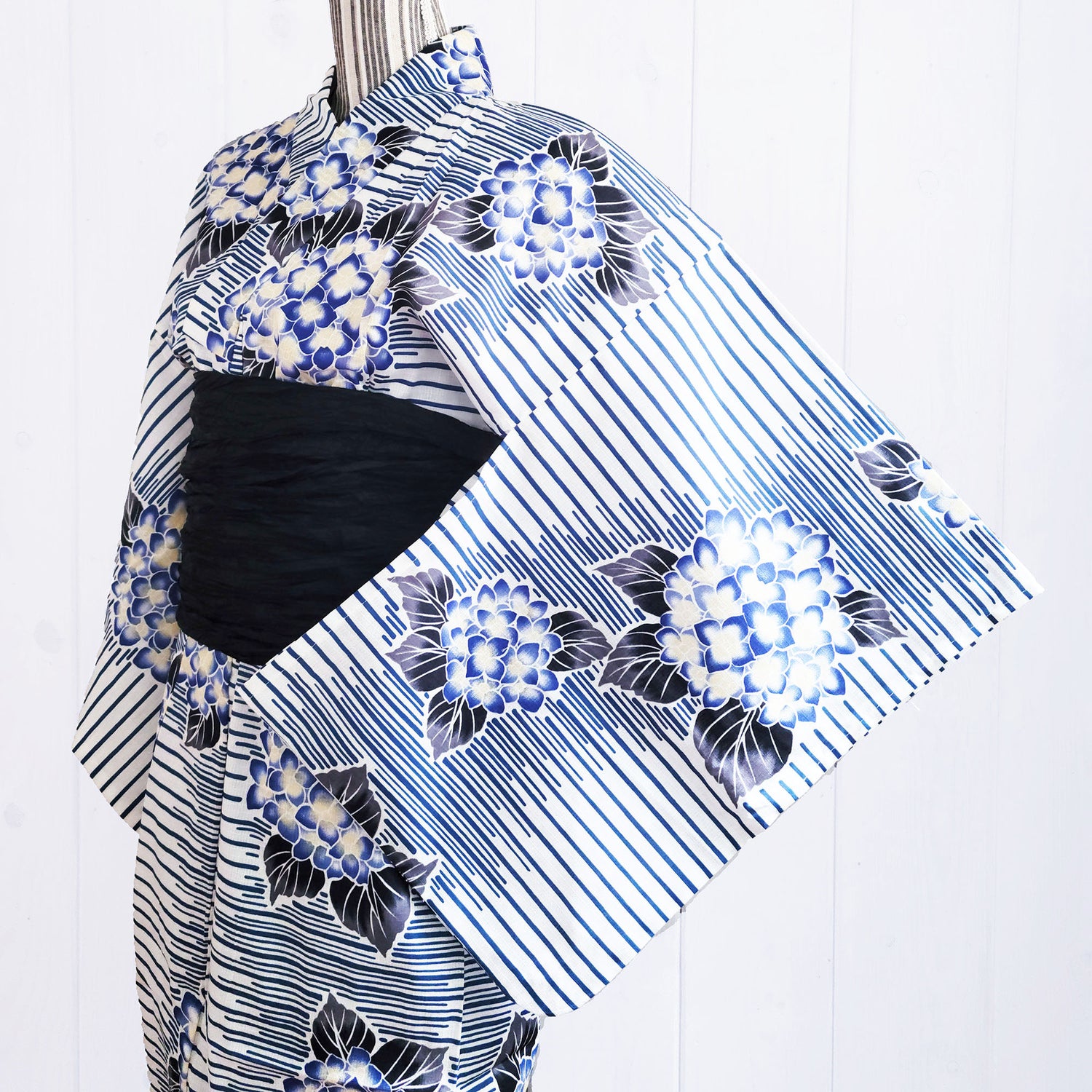 Japanese Yukata Kimono - Blue Hydrangea in White