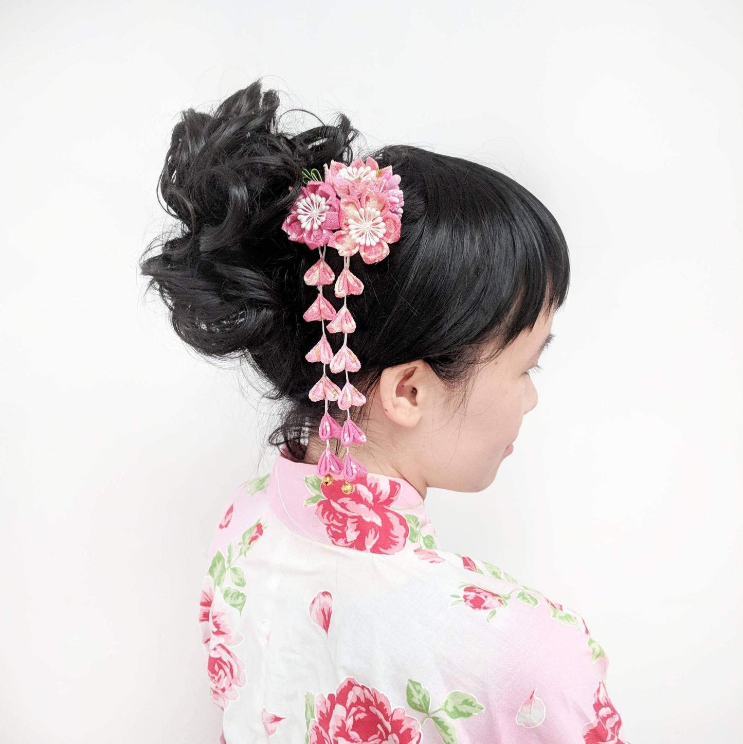 Cherry Blossoms Dangle Kanzashi Hair Clip for Kimono with model