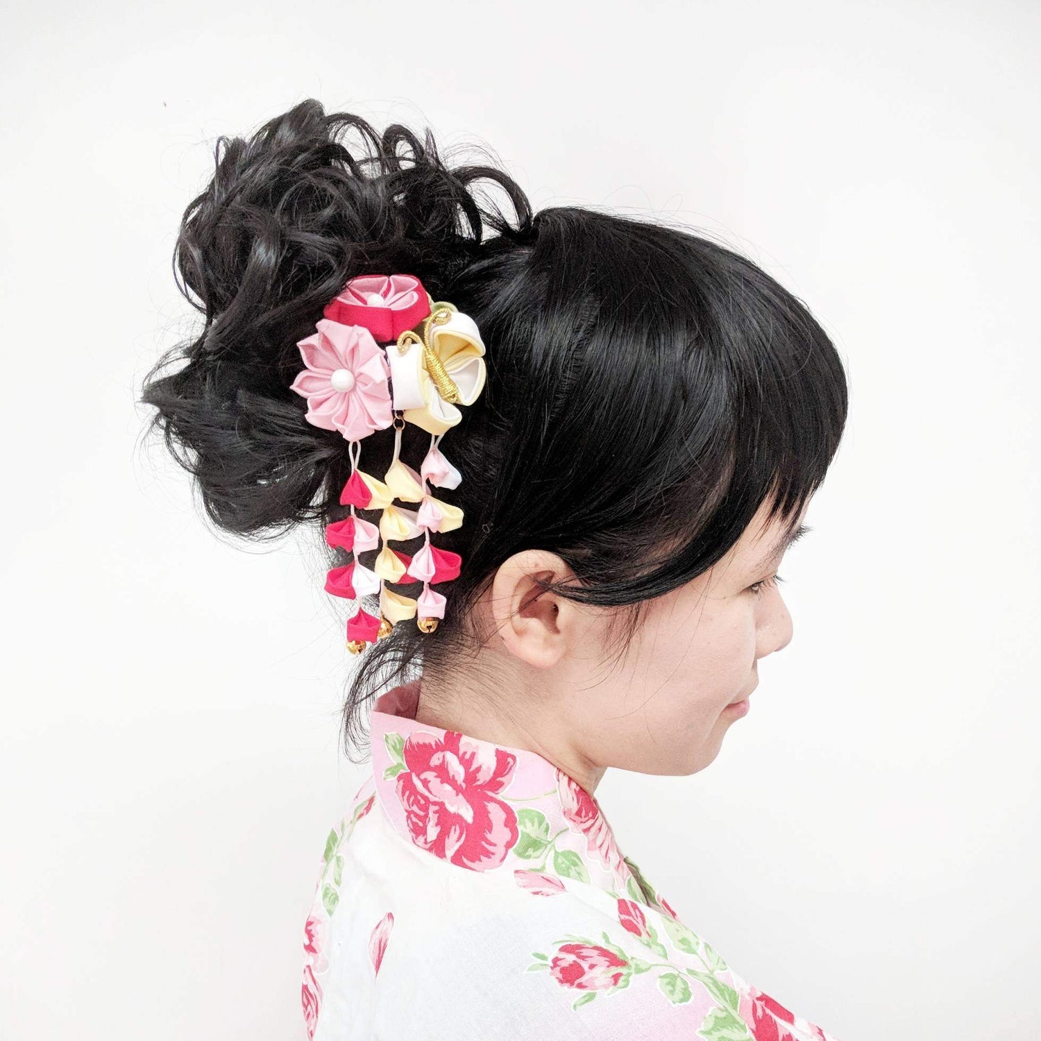 Dancing Butterfly Fabric Dangling Kanzashi Two Leg Hair Pin for Kimono with model