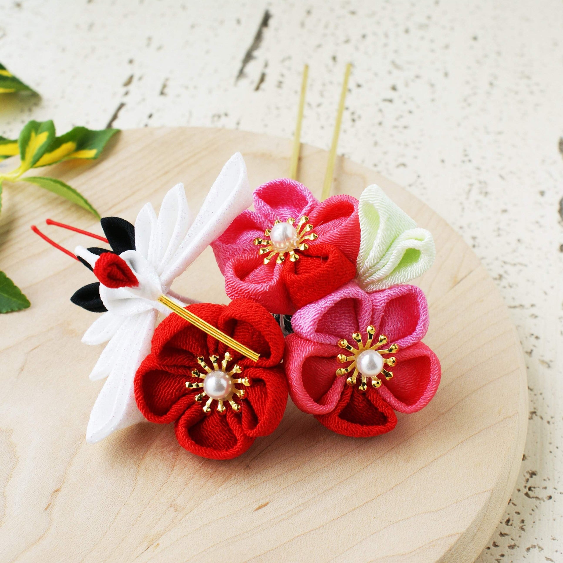 Japanese_Crane_with_Plum_Bloss