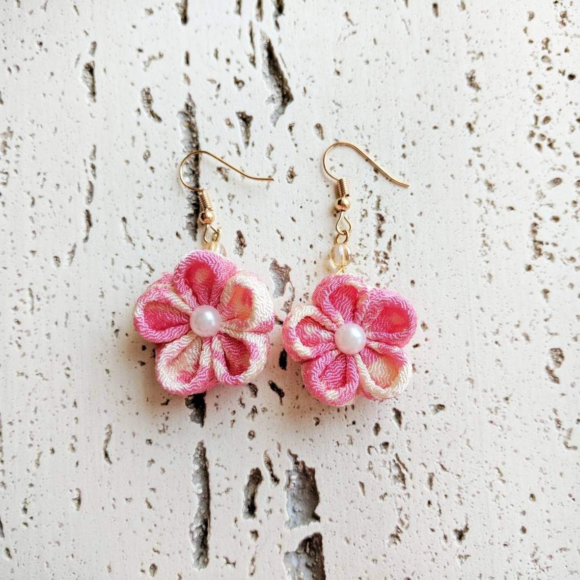Japanese Kanzashi Plum Blossom Earrings for Kimono - Pink
