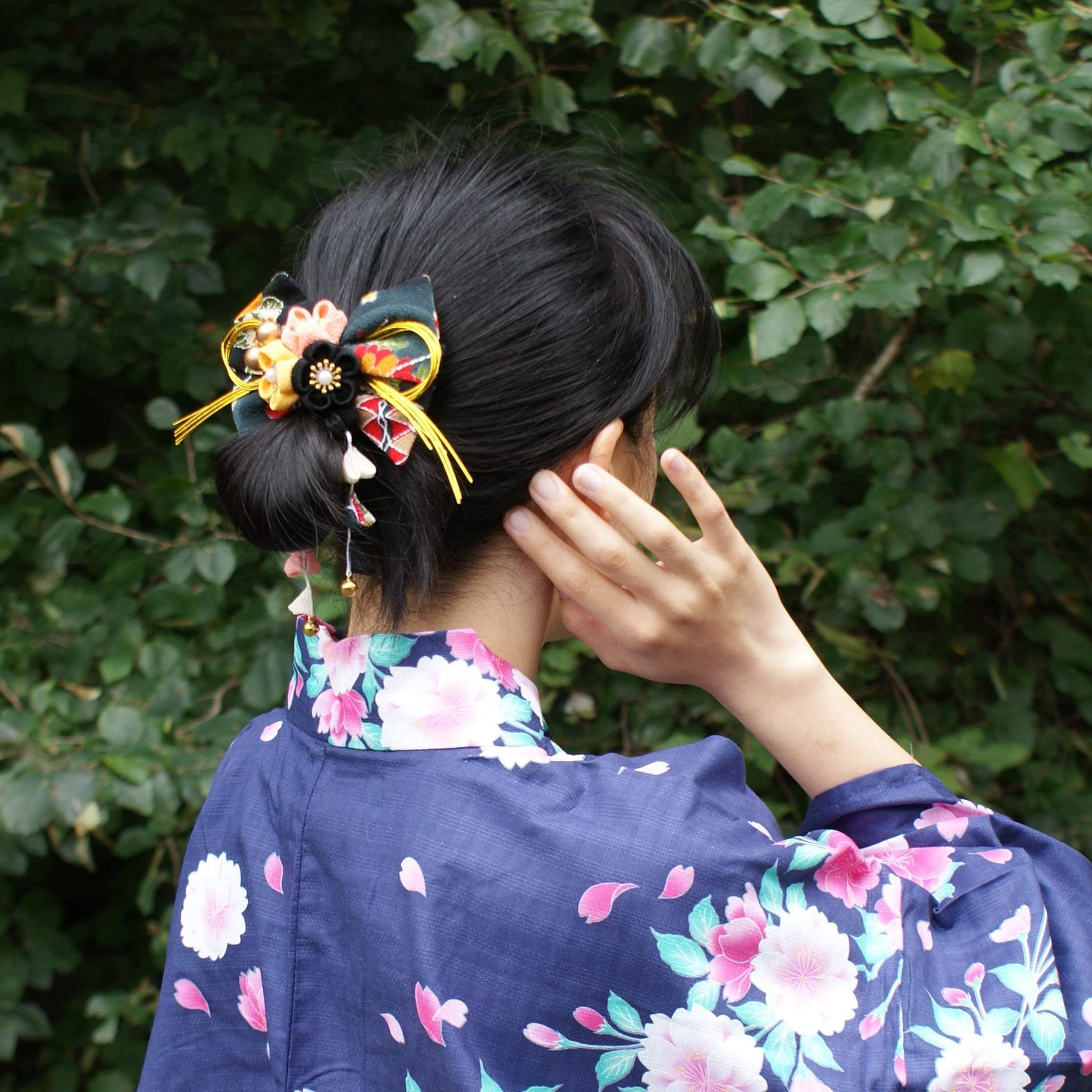Kanzashi Plum Blossoms Dangle Hair Bow for Japanese Kimono with Model