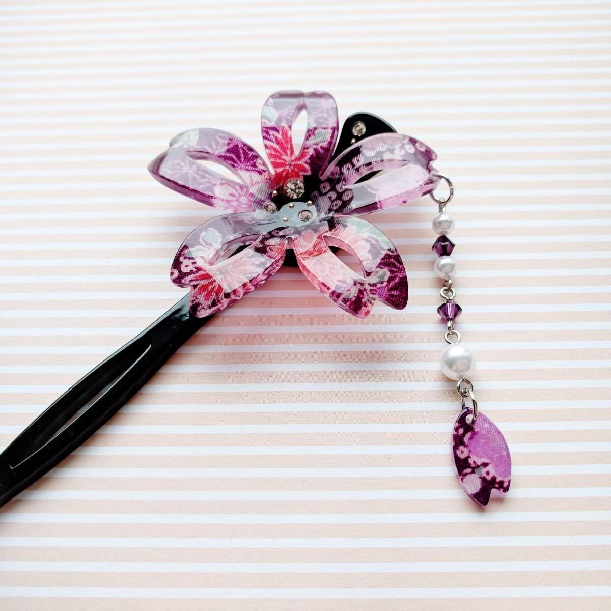 Sakura Swaying Petal Hair Stick by Cocoluck Japan - Closeup