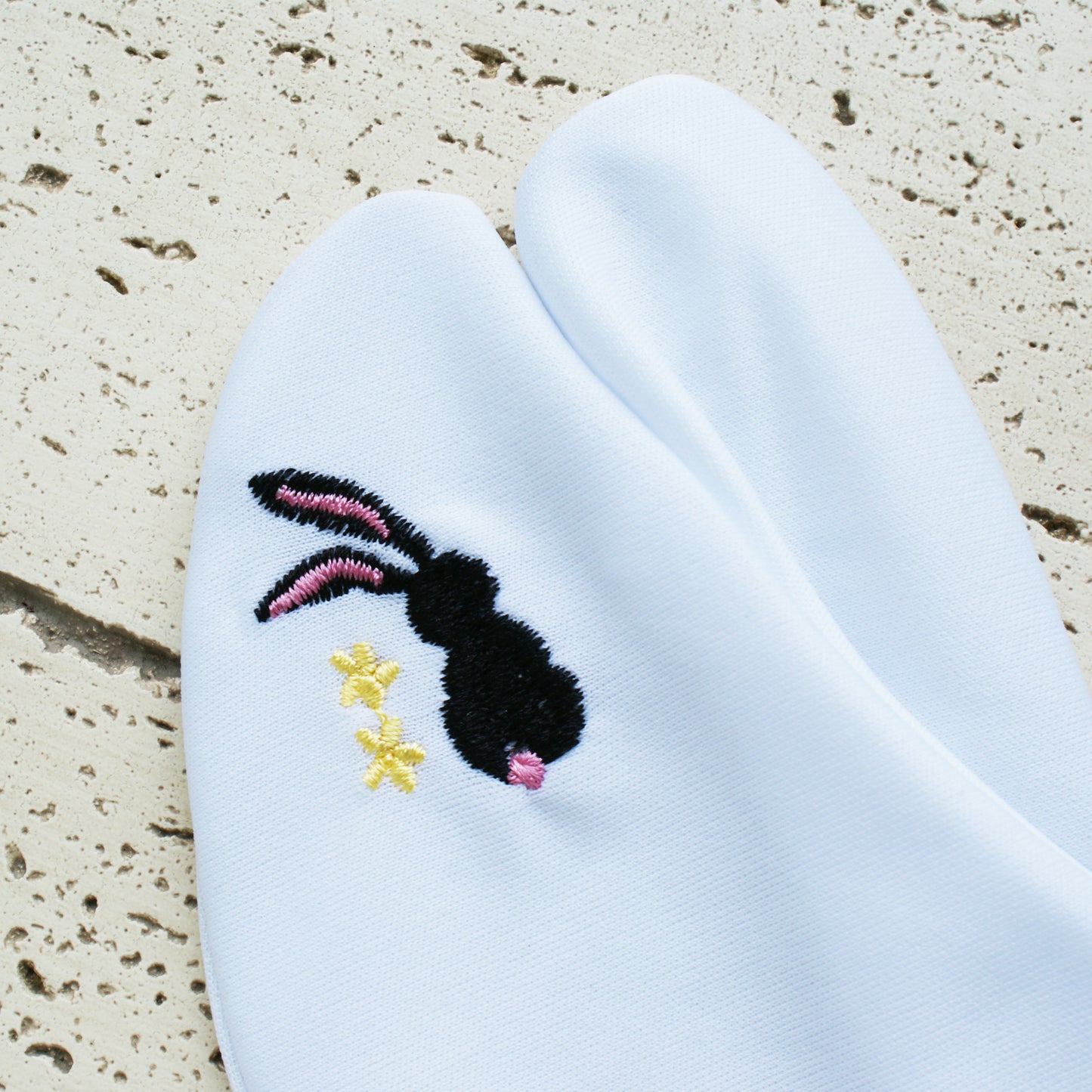 Tabi Socks Moon Bunny White - Closeup