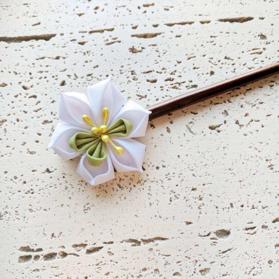 White Narcissus Flower Wood Hair Stick for Japanese Kimono - Closeup
