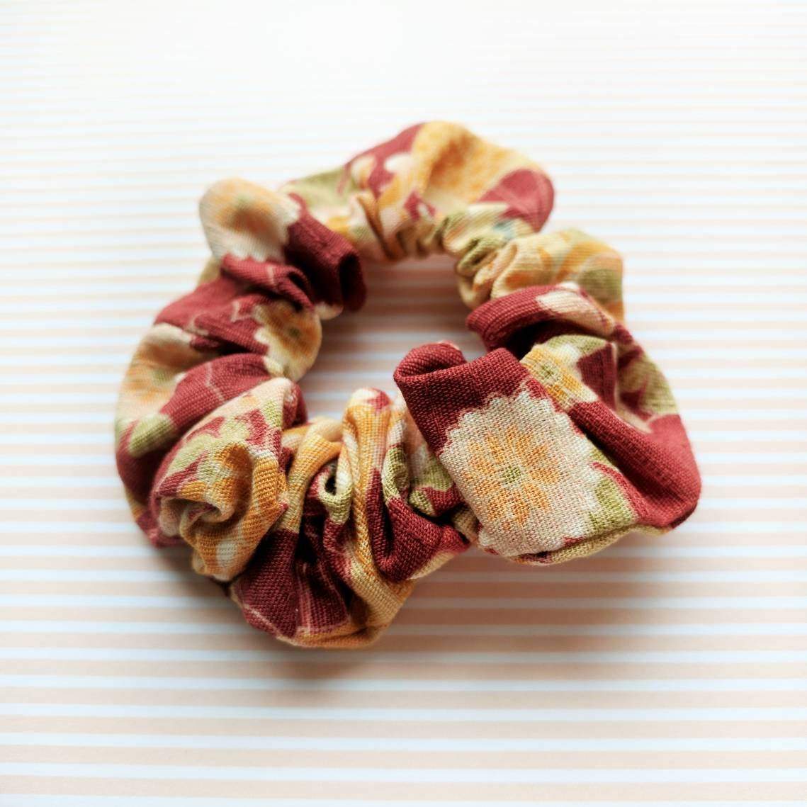 Fabric Scrunchie - Flowers in Red Side - Kimono Hair Accessories